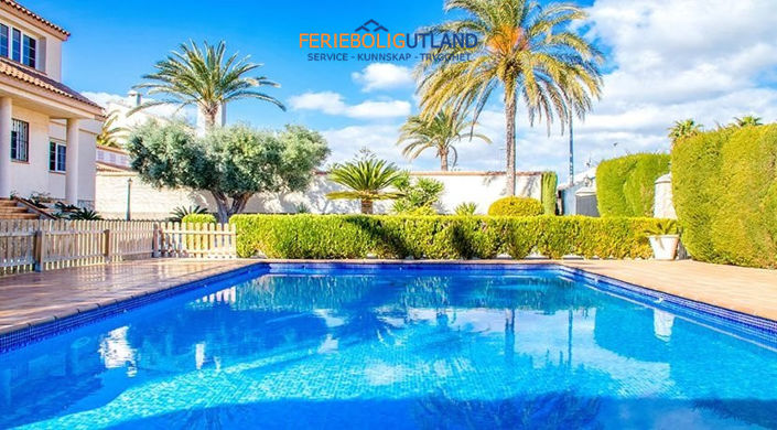 Image No.3-Villa de 4 chambres à vendre à Mil Palmeras