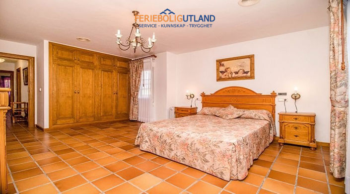 Image No.31-Villa de 4 chambres à vendre à Mil Palmeras