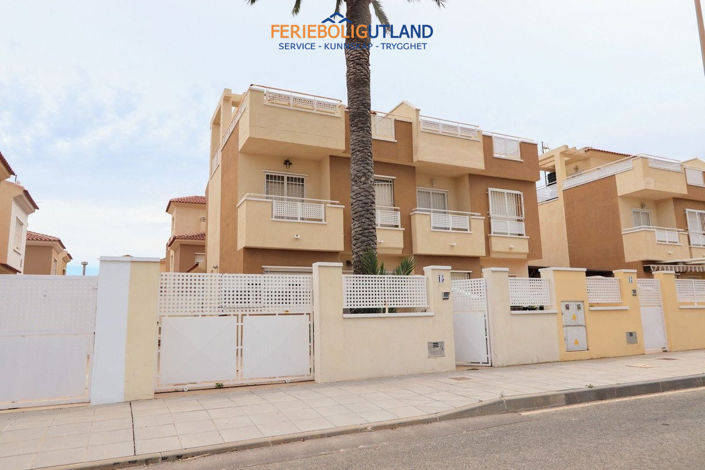 Image No.2-4 Bed Villa for sale