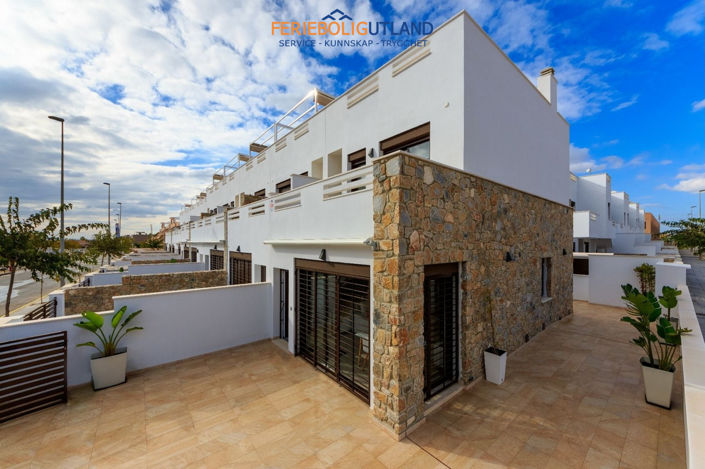 Image No.1-4 Bed Townhouse for sale