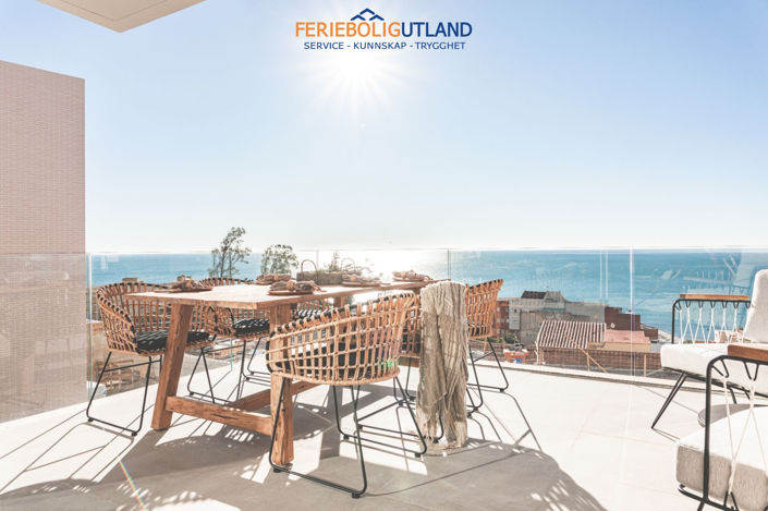 Image No.14-5 Bed Townhouse for sale