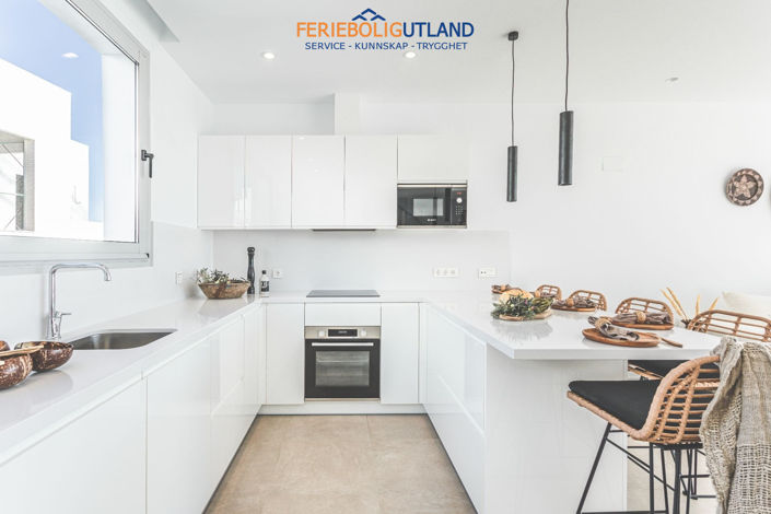 Image No.9-5 Bed Townhouse for sale