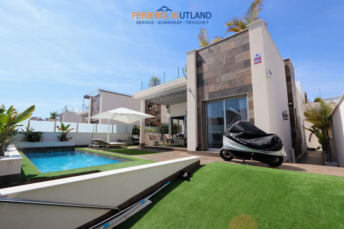 Image No.1-5 Bed Villa for sale