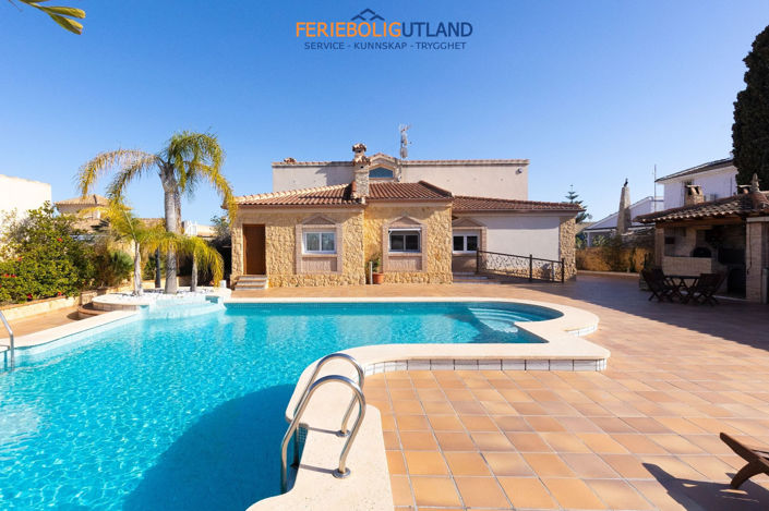 Image No.1-5 Bed Villa for sale