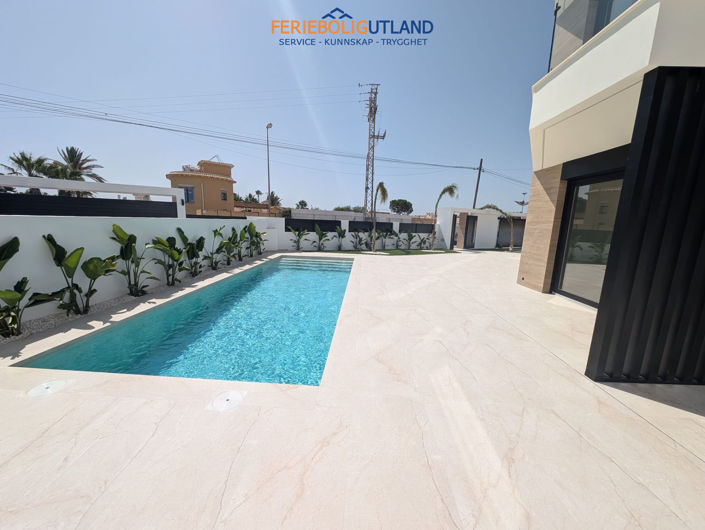 Image No.3-Villa de 4 chambres à vendre à Torrevieja