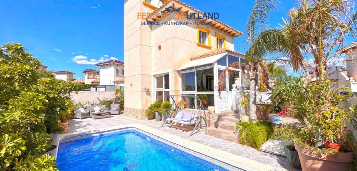 Image No.1-4 Bed Villa for sale