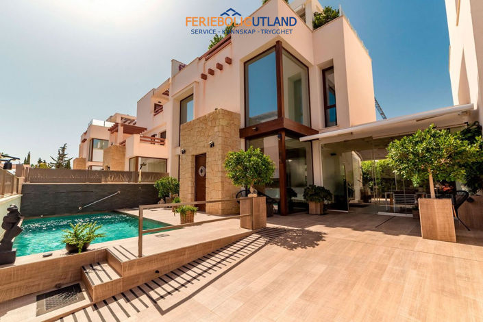 Image No.1-3 Bed Villa for sale