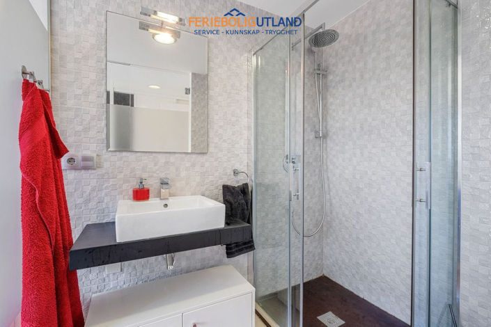 Image No.19-2 Bed Apartment for sale