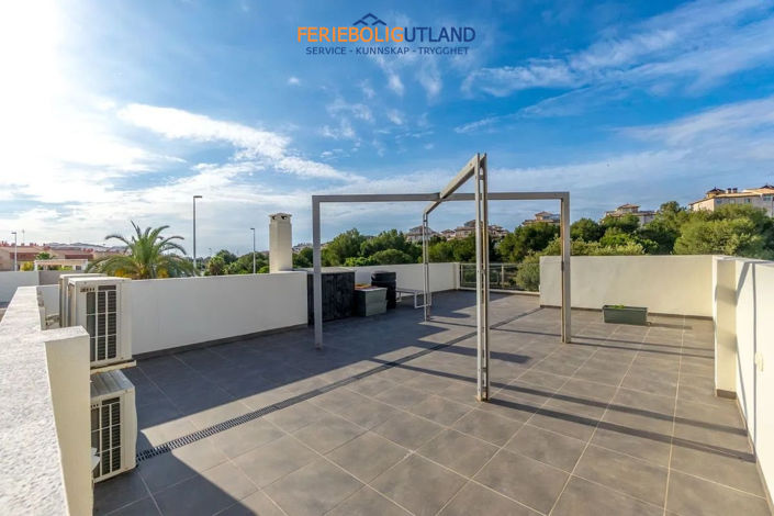 Image No.24-3 Bed Villa for sale