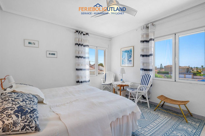 Image No.32-3 Bed Villa for sale