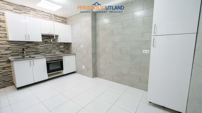 Image No.18-2 Bed Townhouse for sale