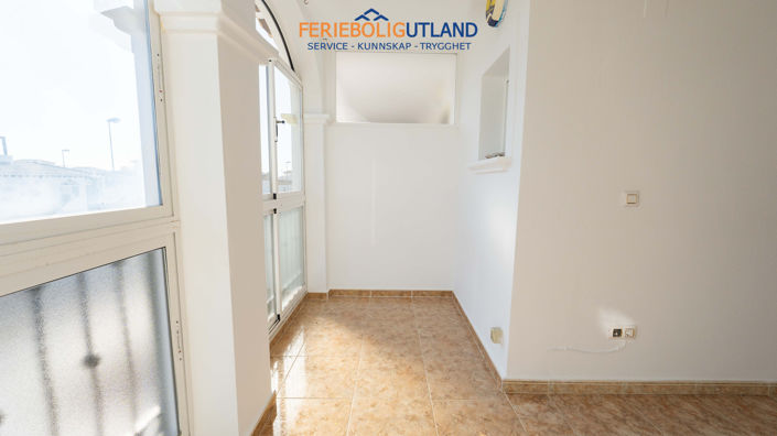 Image No.20-2 Bed Townhouse for sale