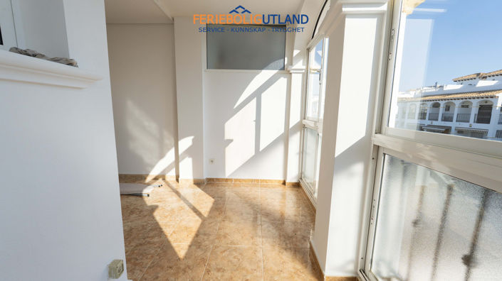 Image No.21-2 Bed Townhouse for sale