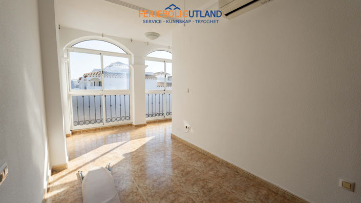 Image No.23-2 Bed Townhouse for sale