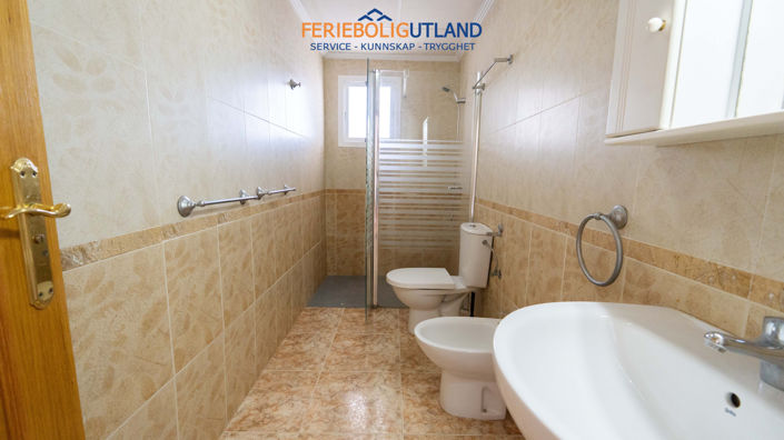 Image No.24-2 Bed Townhouse for sale