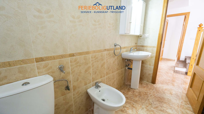 Image No.25-2 Bed Townhouse for sale