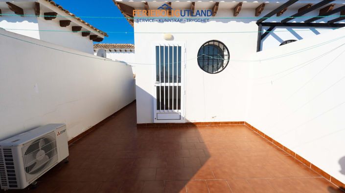 Image No.32-2 Bed Townhouse for sale