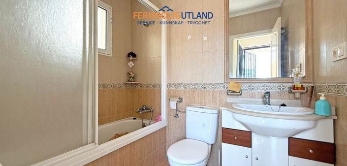 Image No.14-3 Bed Townhouse for sale