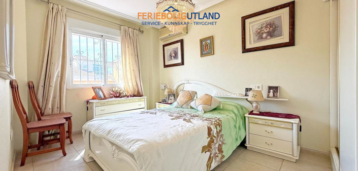 Image No.15-3 Bed Townhouse for sale