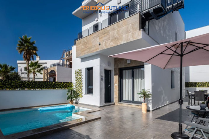 Image No.1-3 Bed Villa for sale