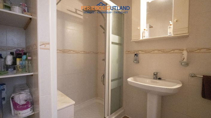 Image No.17-2 Bed Bungalow for sale