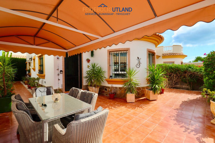 Image No.2-Villa de 2 chambres à vendre à Guardamar del Segura