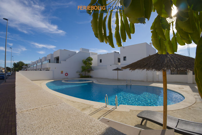 Image No.2-4 Bed Townhouse for sale