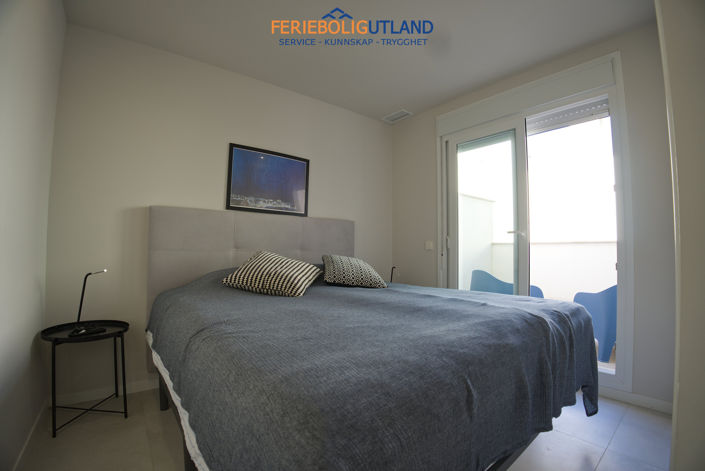 Image No.27-4 Bed Townhouse for sale