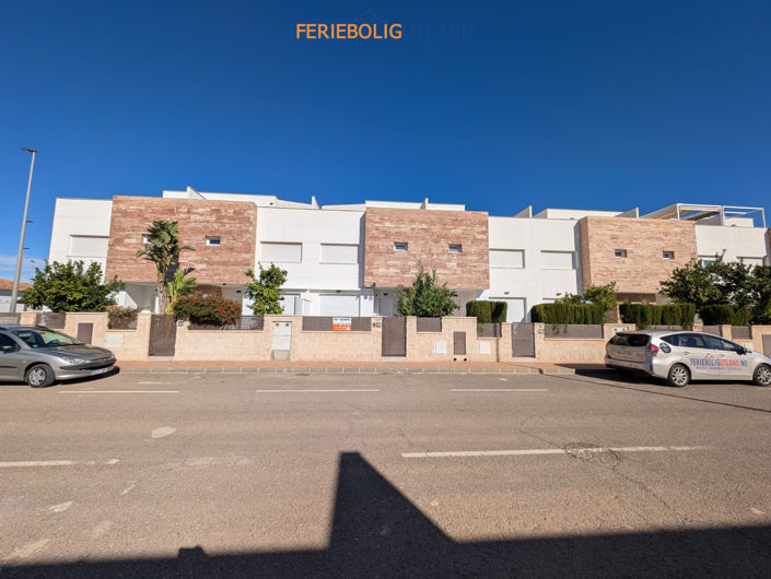 Image No.40-4 Bed Townhouse for sale