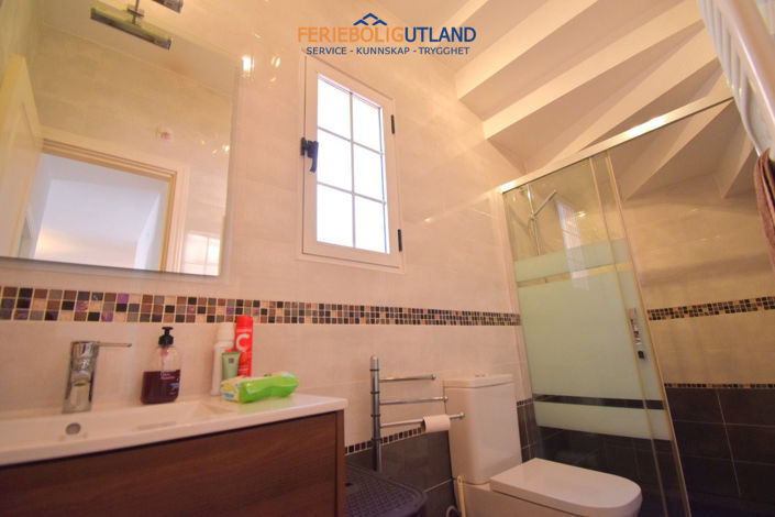 Image No.10-3 Bed Villa for sale