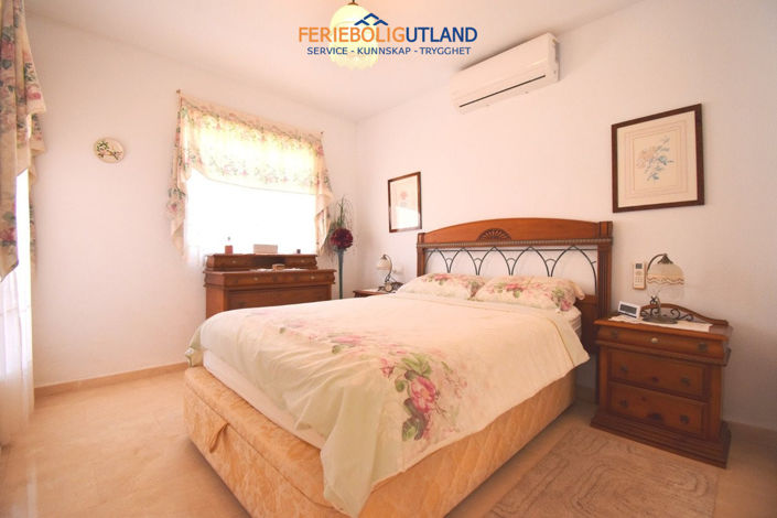 Image No.12-3 Bed Villa for sale