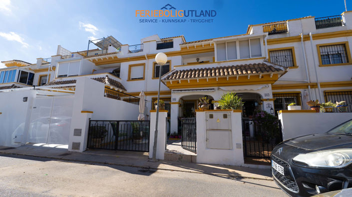 Image No.2-Maison de ville de 3 chambres à vendre à Torrevieja