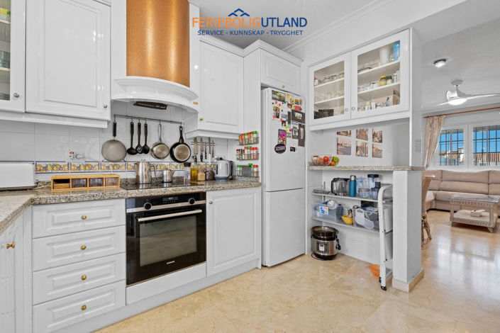 Image No.12-3 Bed Townhouse for sale