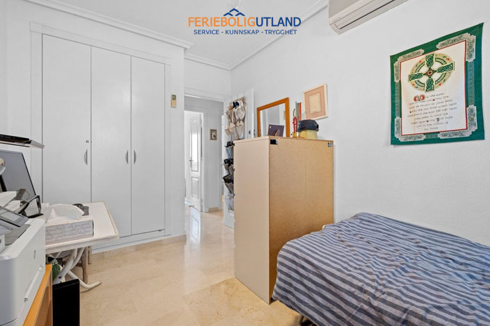 Image No.20-3 Bed Townhouse for sale