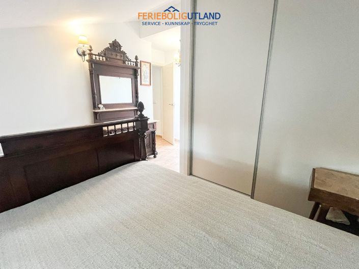 Image No.14-3 Bed House for sale