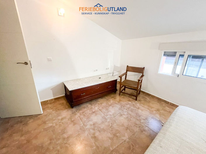 Image No.18-3 Bed House for sale