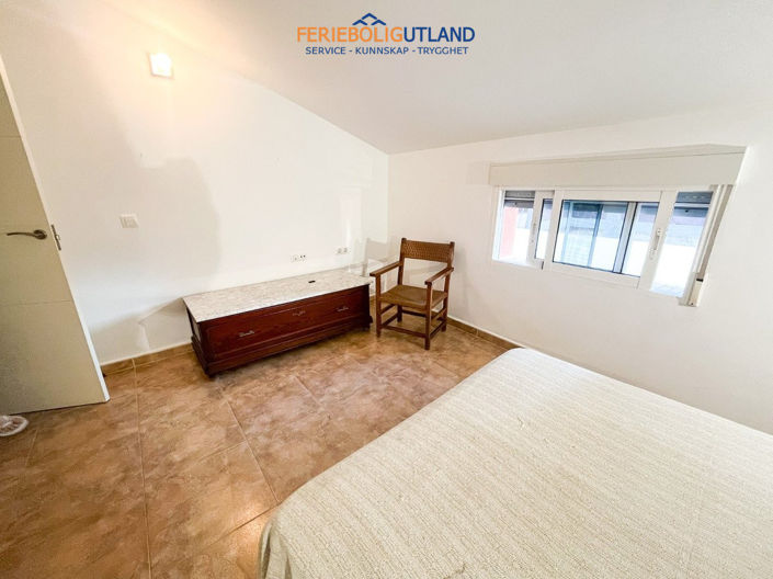 Image No.19-3 Bed House for sale