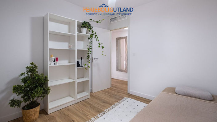 Image No.12-3 Bed Apartment for sale