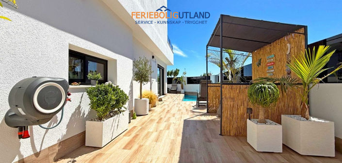 Image No.4-2 Bed Villa for sale