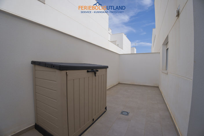 Image No.18-4 Bed Townhouse for sale