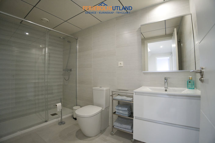 Image No.23-4 Bed Townhouse for sale