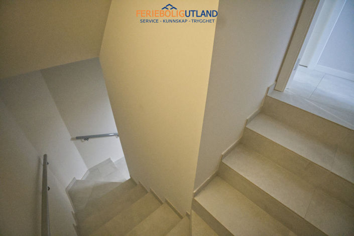 Image No.38-4 Bed Townhouse for sale