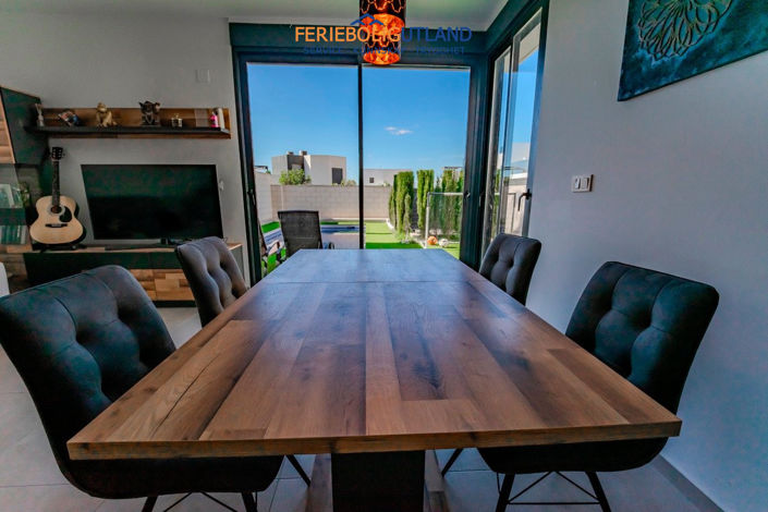 Image No.1-3 Bed Villa for sale