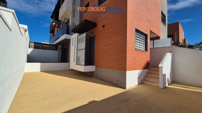 Image No.30-3 Bed Quad for sale