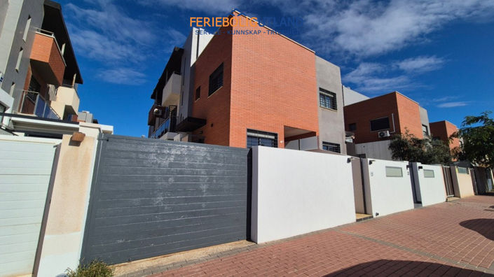 Image No.33-3 Bed Quad for sale