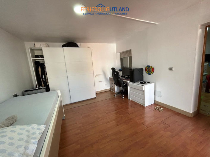 Image No.14-3 Bed Townhouse for sale