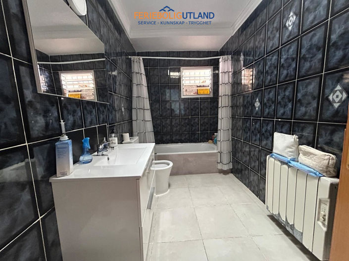 Image No.26-3 Bed Townhouse for sale