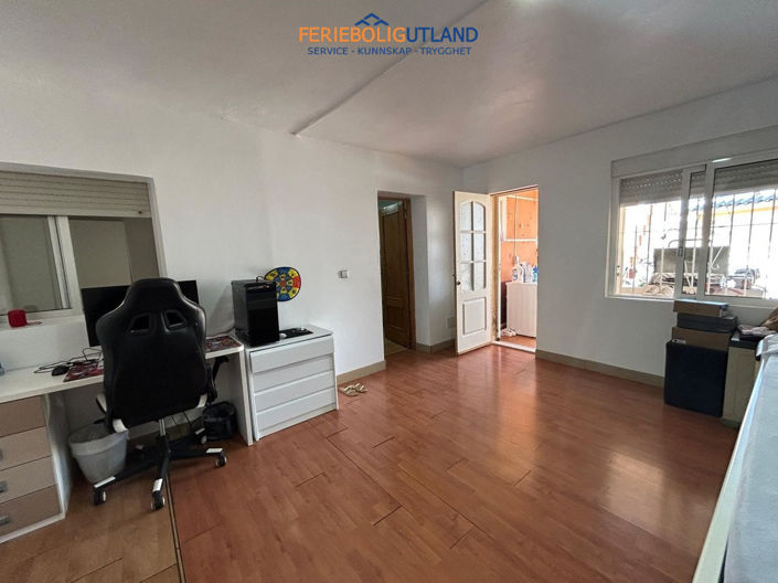 Image No.32-3 Bed Townhouse for sale