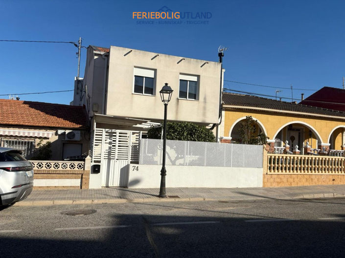 Image No.1-5 Bed Townhouse for sale