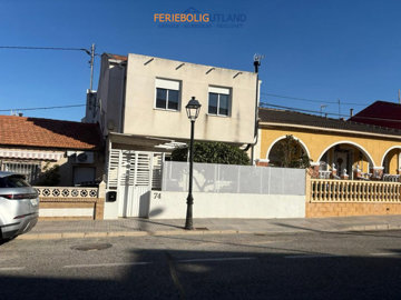 5 Bed Townhouse for sale